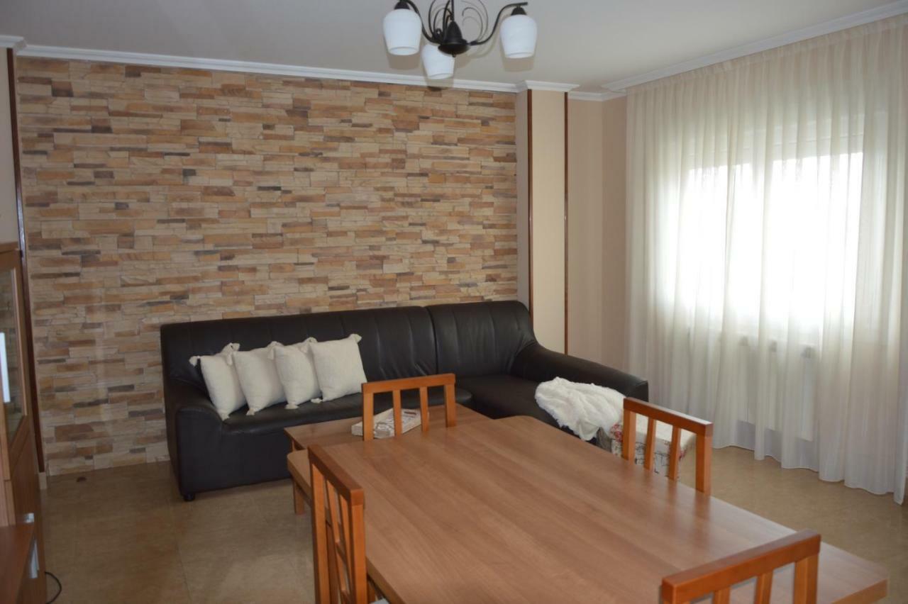 Piso Da Empegada Apartamento Arzúa Exterior foto